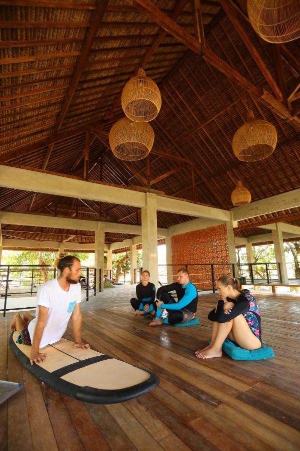 Endless Summer Surf Camp Kuta Кута Екстериор снимка